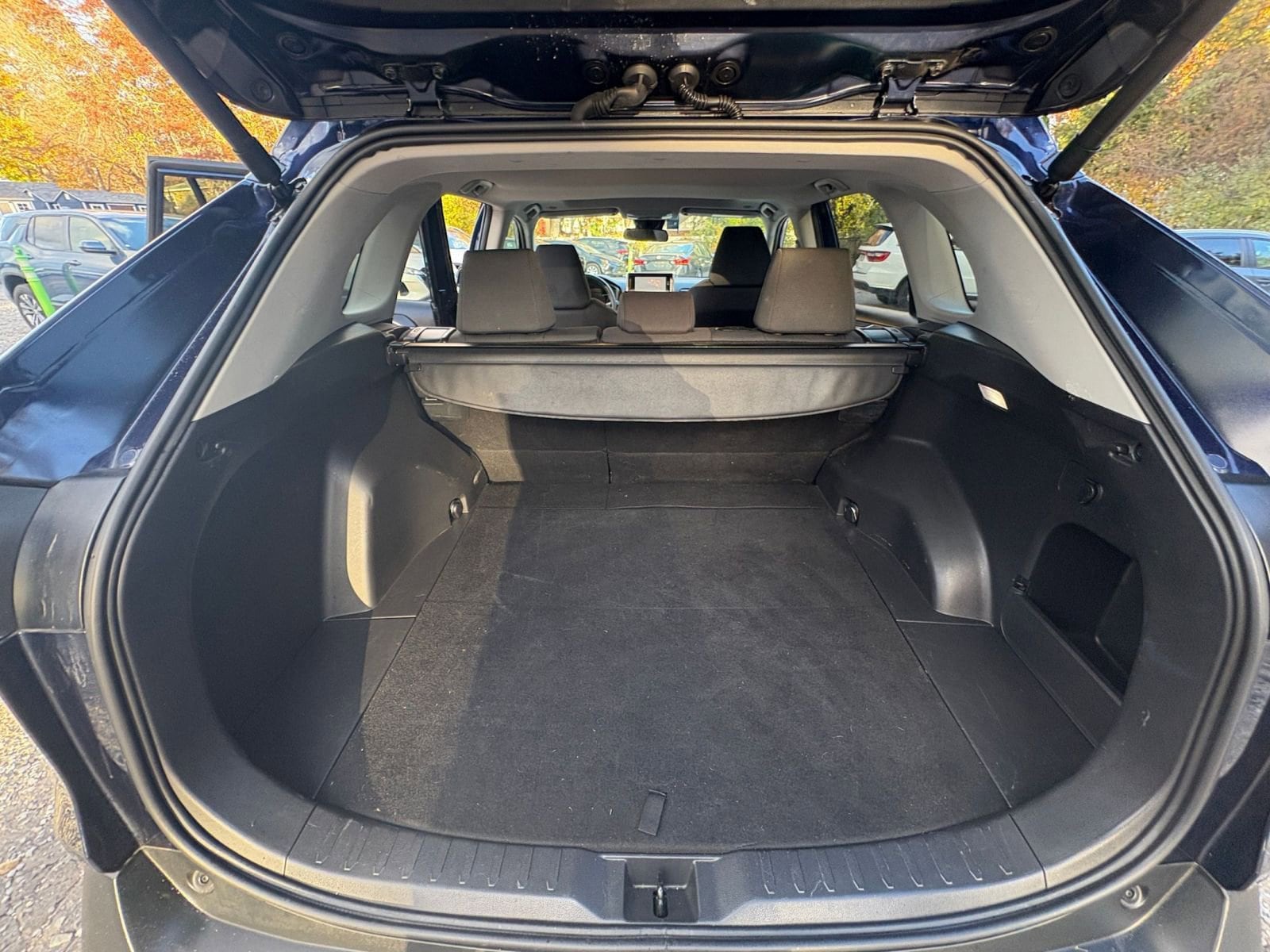 Thumbnail: 2025 Toyota RAV4 - 28