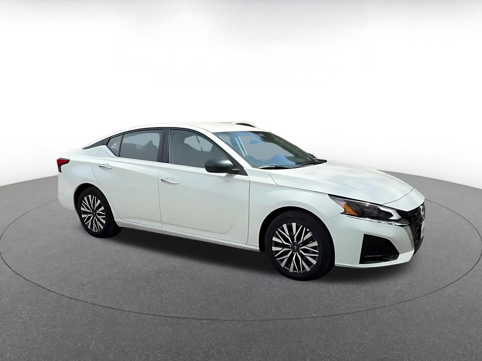 Thumbnail: 2025 Nissan Altima - 2