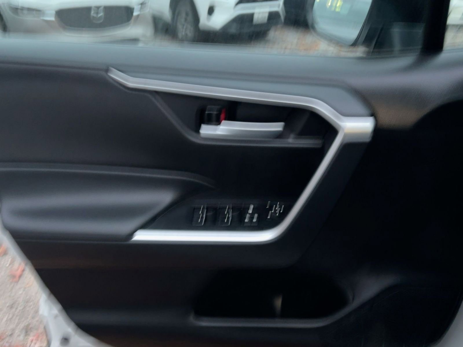 Thumbnail: 2025 Toyota RAV4 - 27