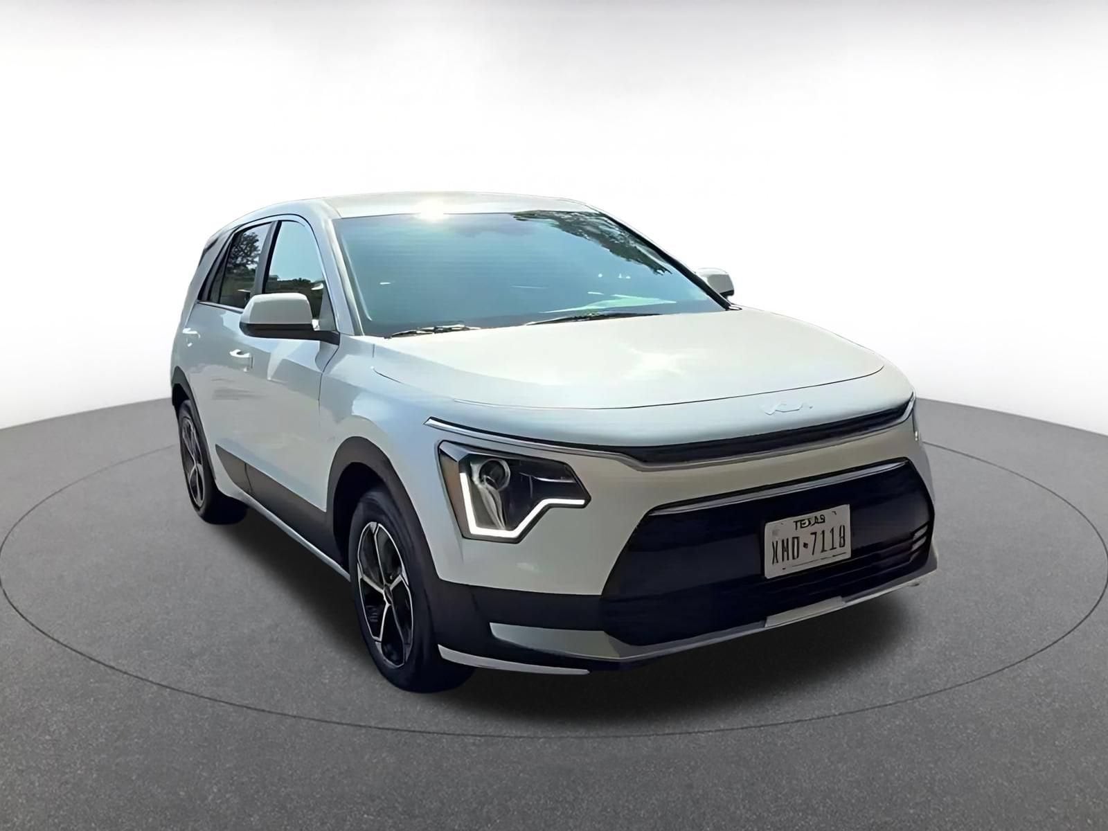 Thumbnail: 2026 Kia Niro - 3