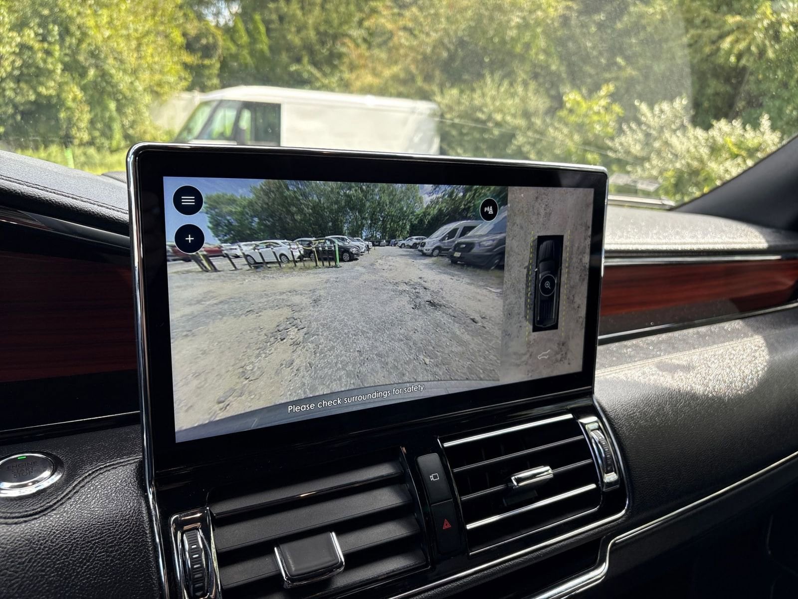 Thumbnail: 2024 Lincoln Navigator - 17