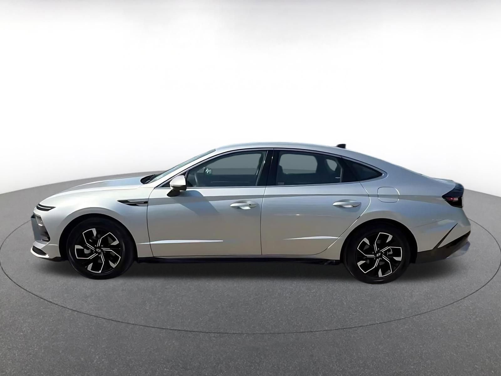 Thumbnail: 2025 Hyundai Sonata - 10