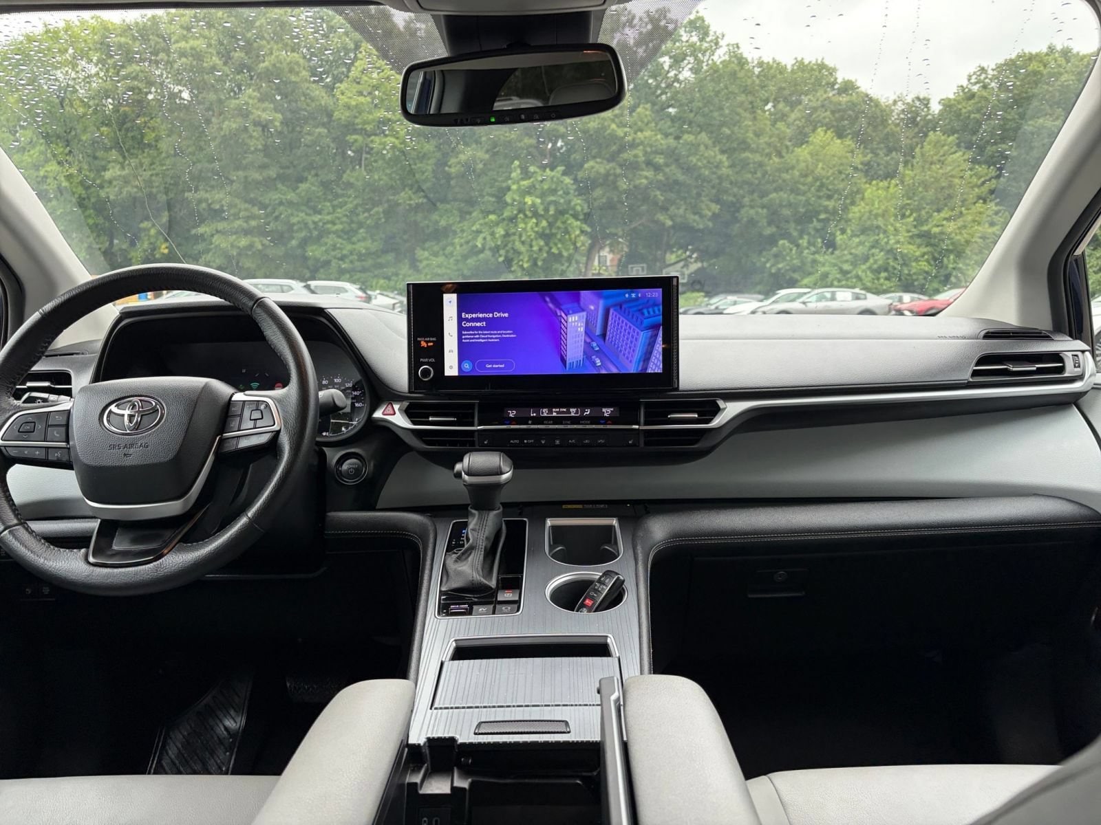 Thumbnail: 2025 Toyota Sienna - 35