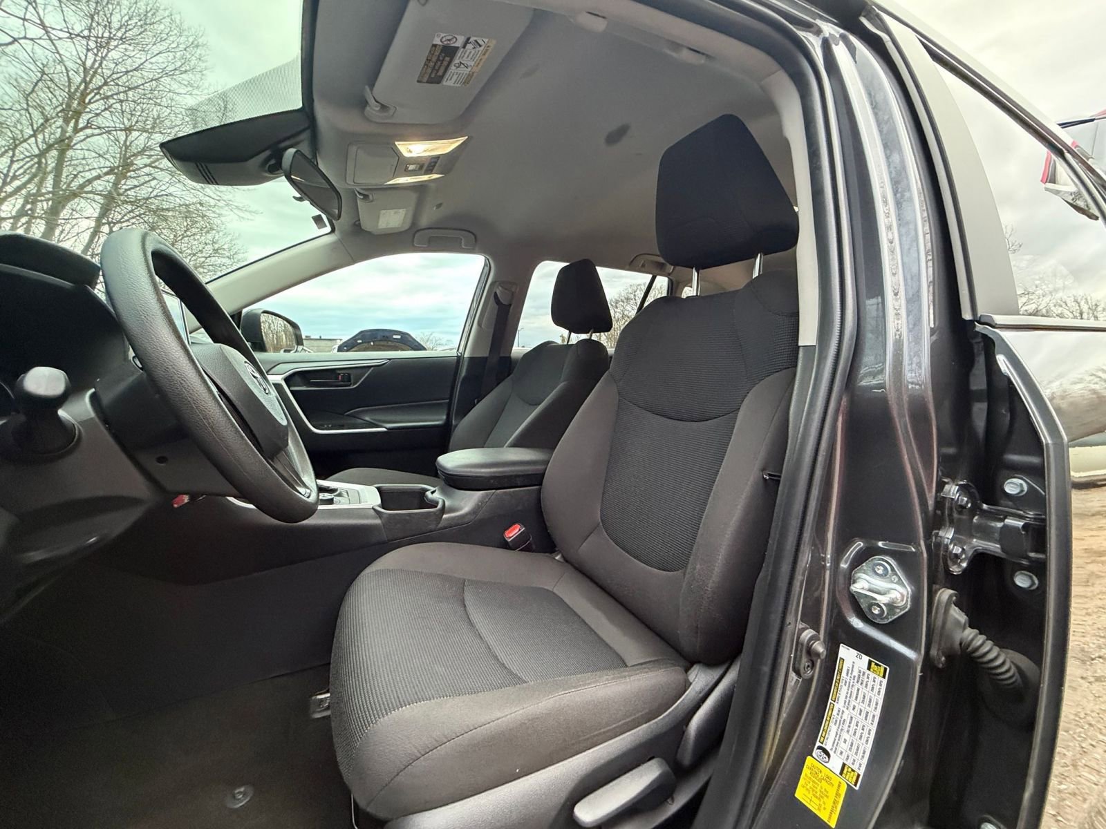 Thumbnail: 2025 Toyota RAV4 - 25