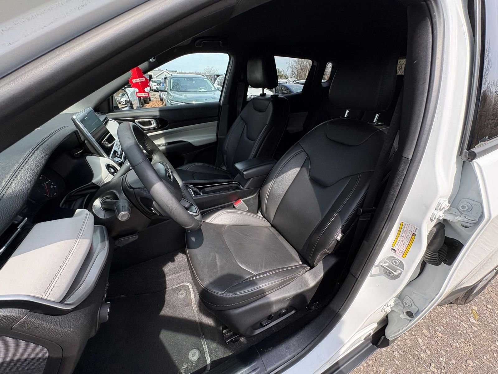 Thumbnail: 2025 Jeep Compass - 34