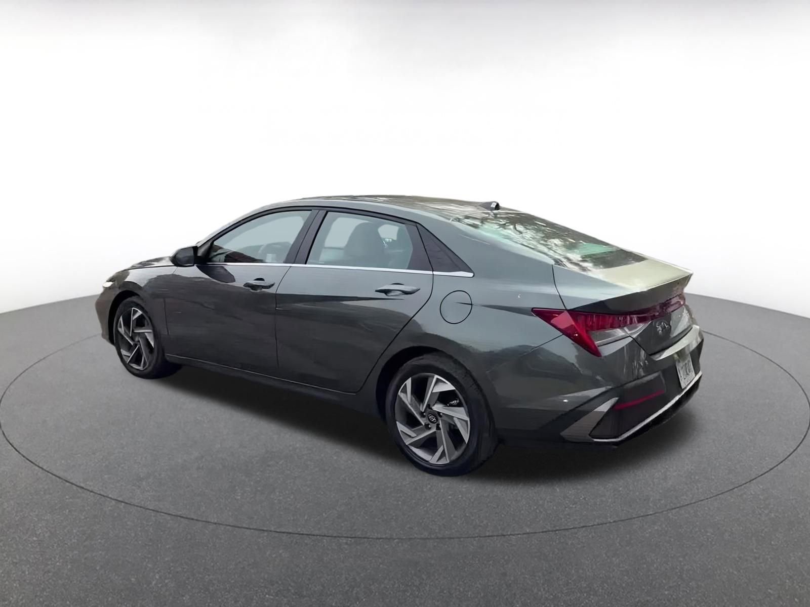 Thumbnail: 2025 Hyundai Elantra - 10