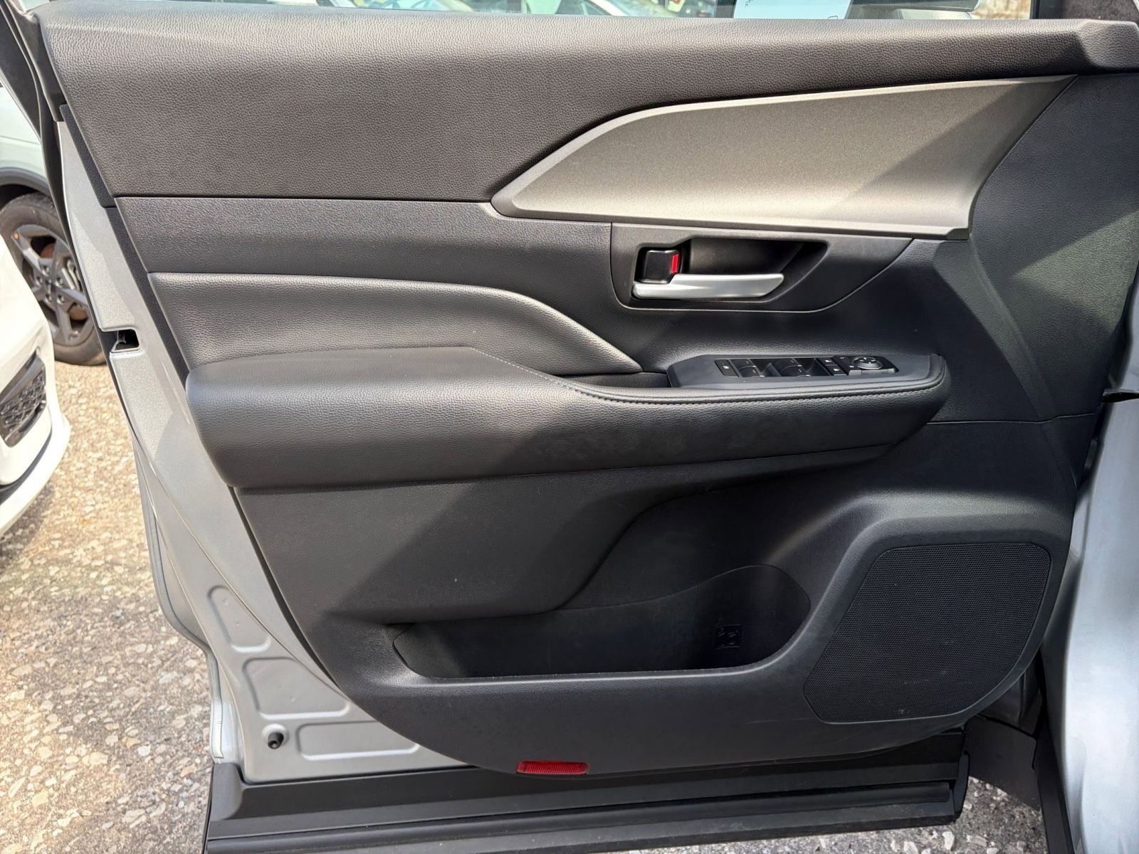 Thumbnail: 2025 Toyota Grand Highlander - 18