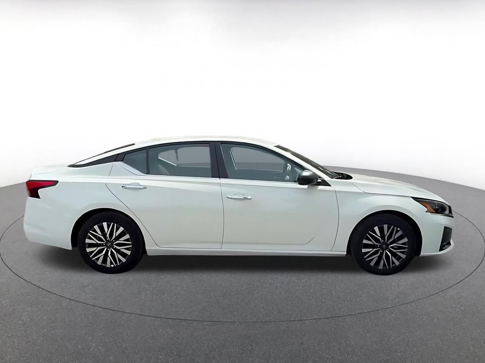 Thumbnail: 2025 Nissan Altima - 16