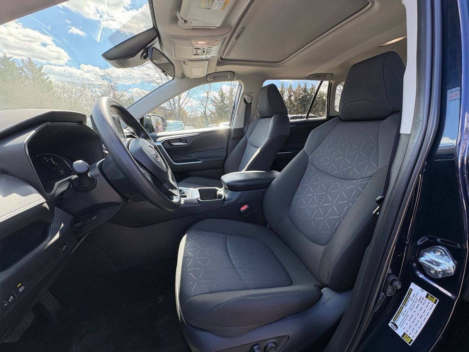 Thumbnail: 2025 Toyota RAV4 - 23