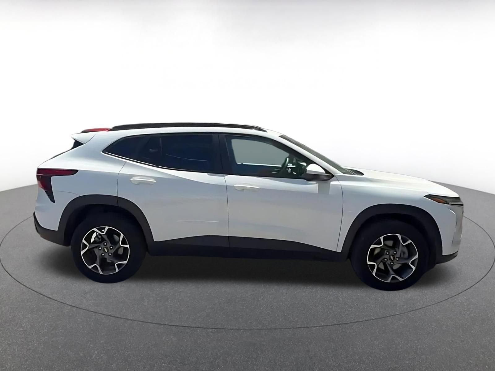 Thumbnail: 2025 Chevrolet Trax - 16