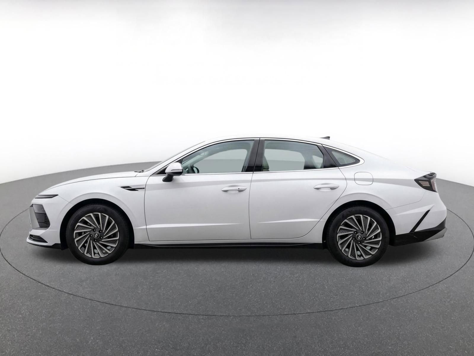 Thumbnail: 2025 Hyundai Sonata - 4