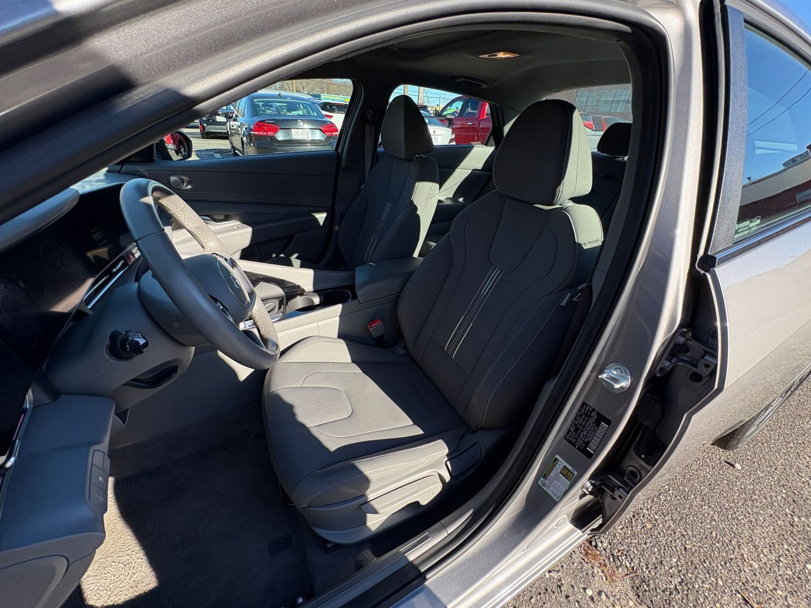 Thumbnail: 2025 Hyundai Elantra - 32