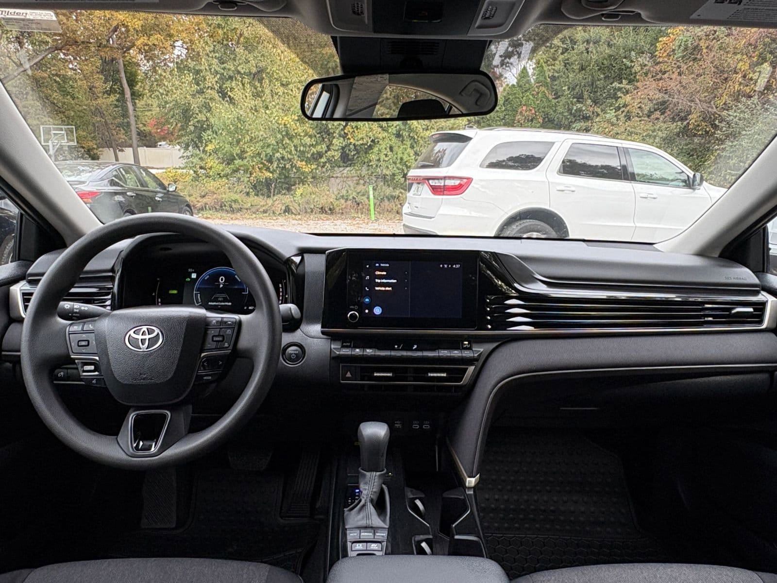 Thumbnail: 2025 Toyota Camry - 32