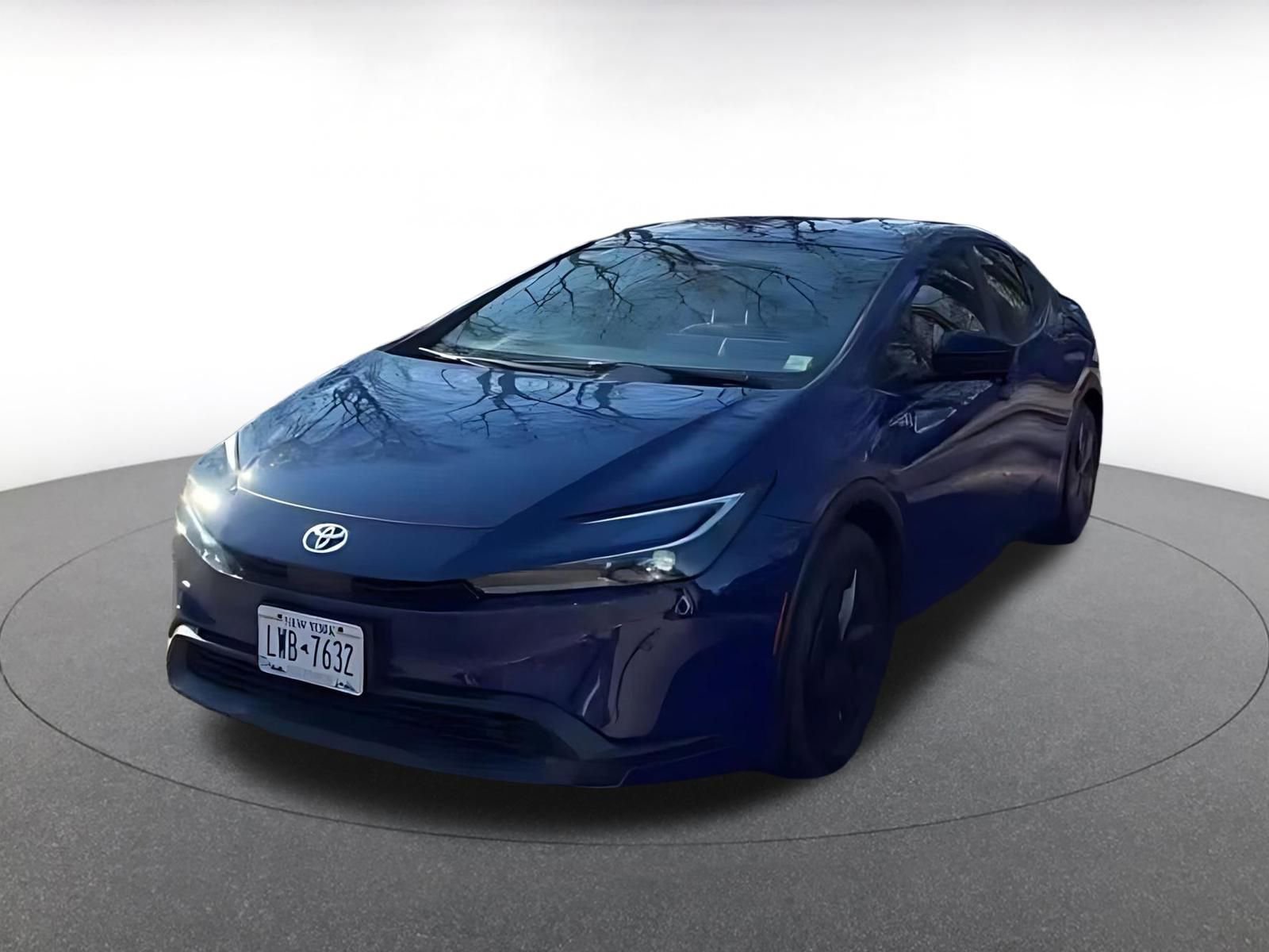 Thumbnail: 2025 Toyota Prius - 4