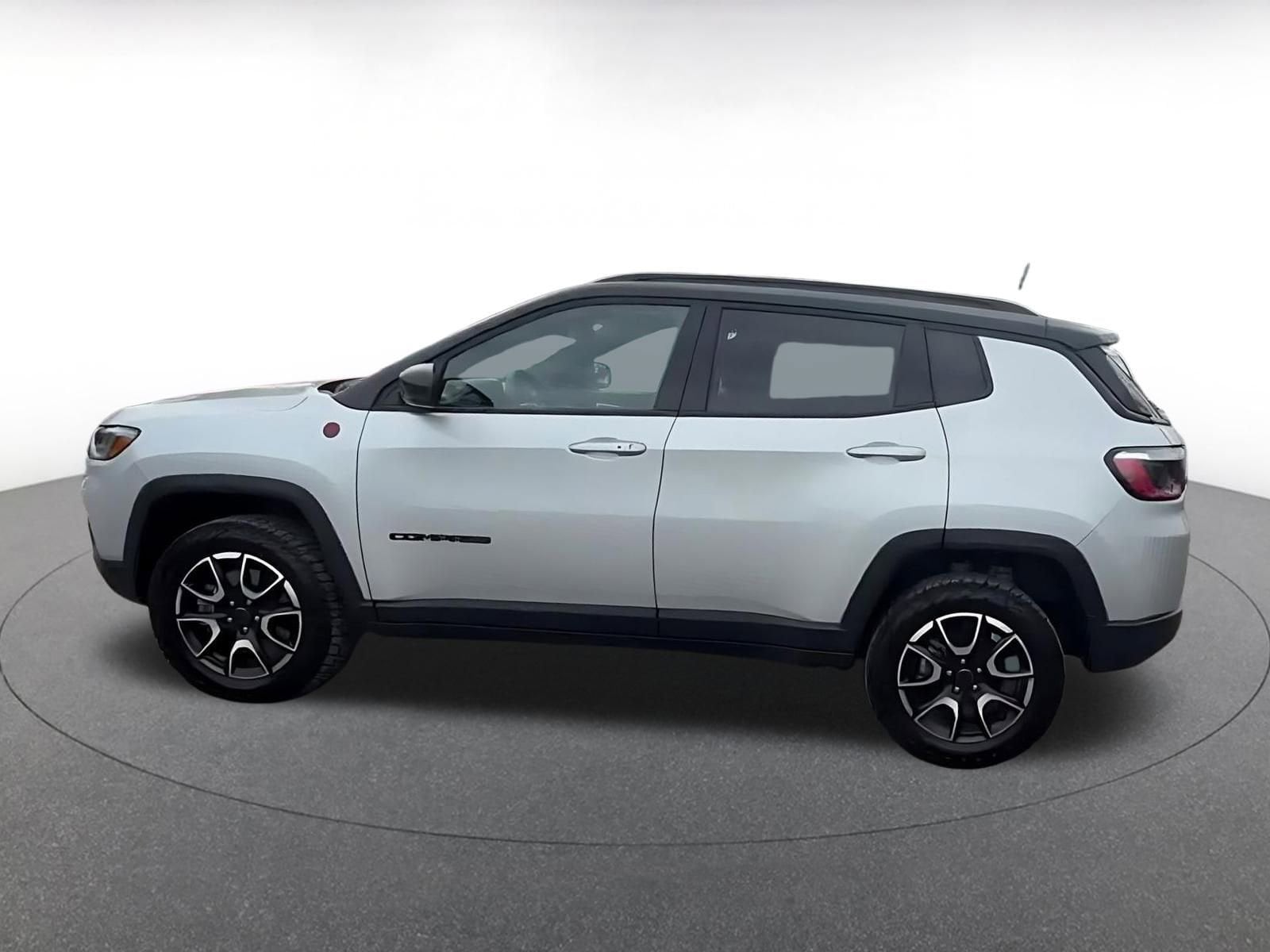 Thumbnail: 2025 Jeep Compass - 9