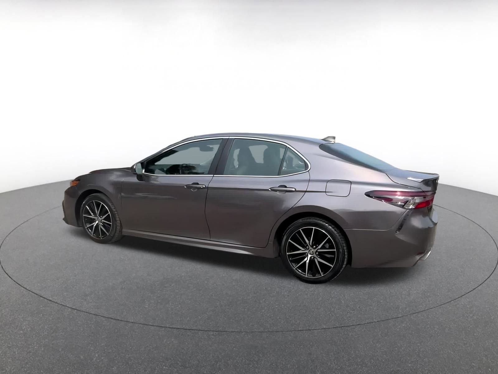 Thumbnail: 2024 Toyota Camry - 10