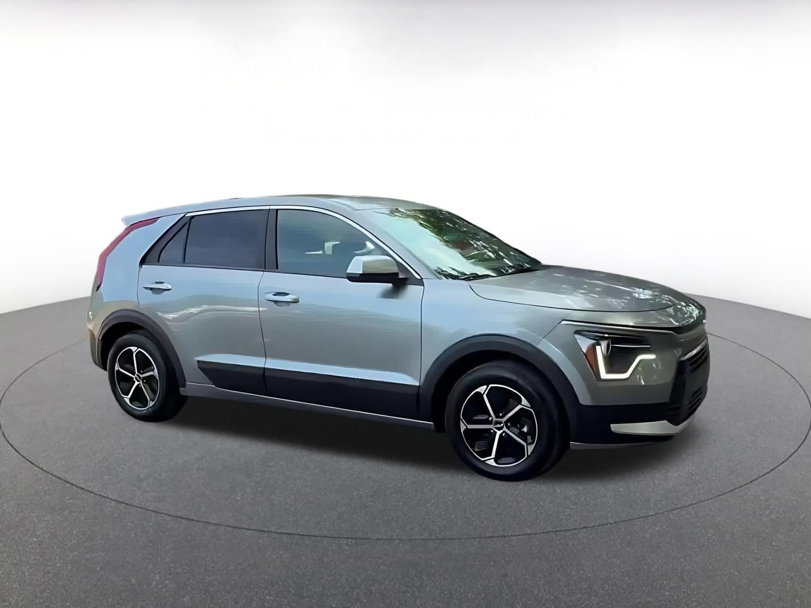 Thumbnail: 2026 Kia Niro - 2