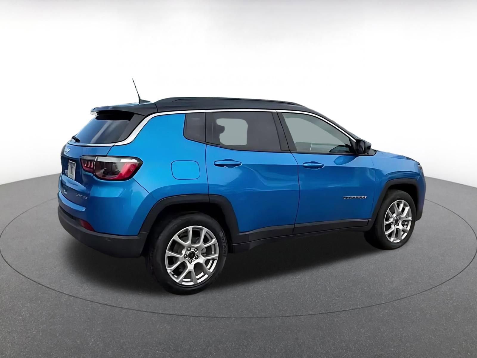 Thumbnail: 2025 Jeep Compass - 15