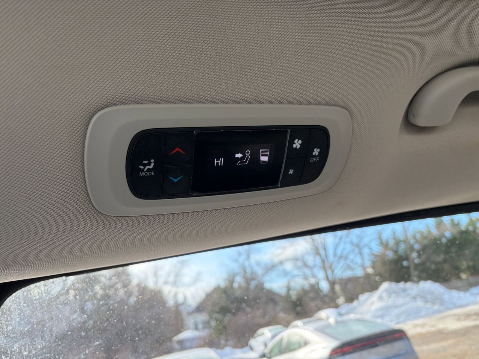 Thumbnail: 2024 Chrysler Voyager - 24