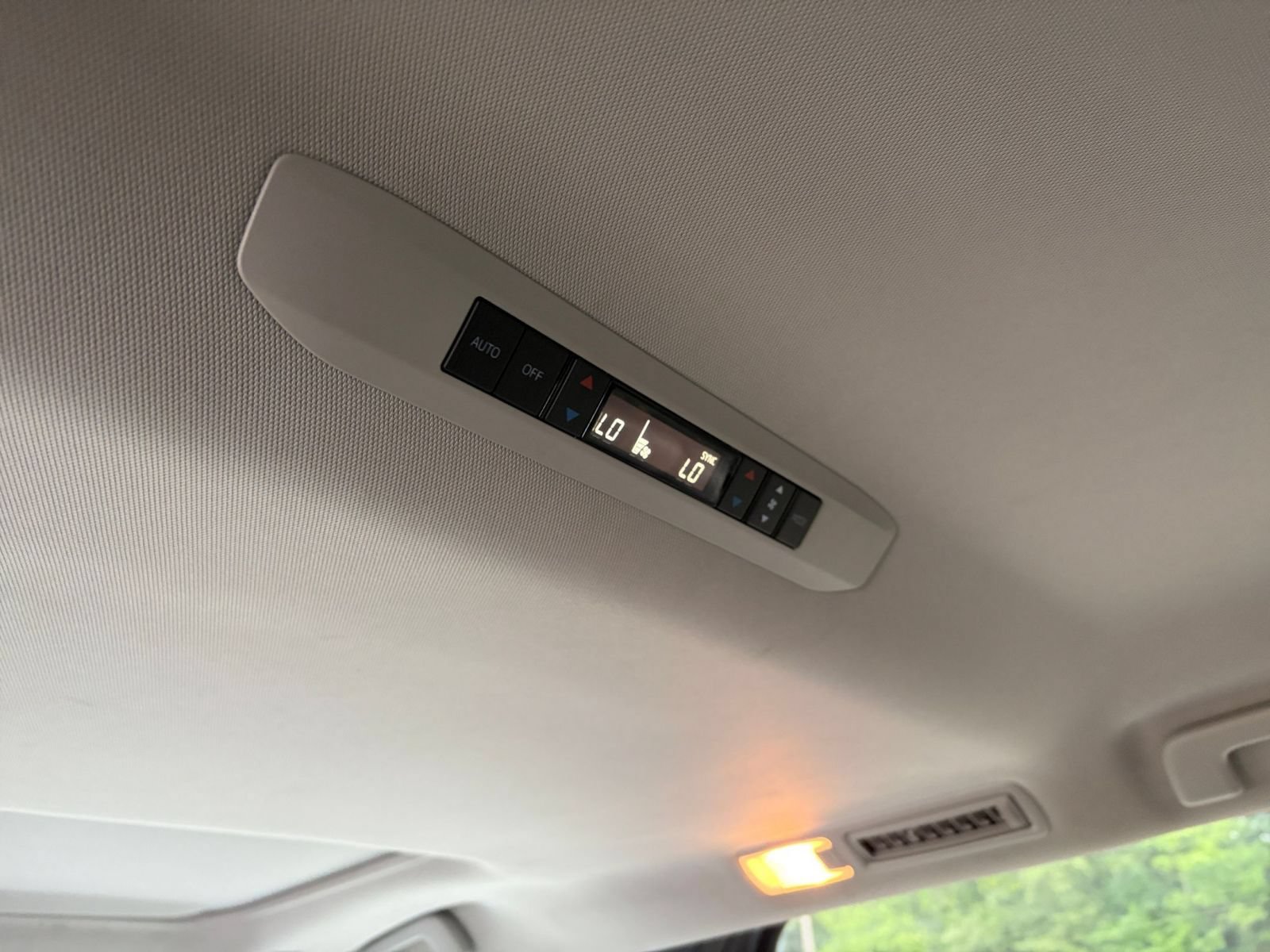 Thumbnail: 2025 Toyota Sienna - 24