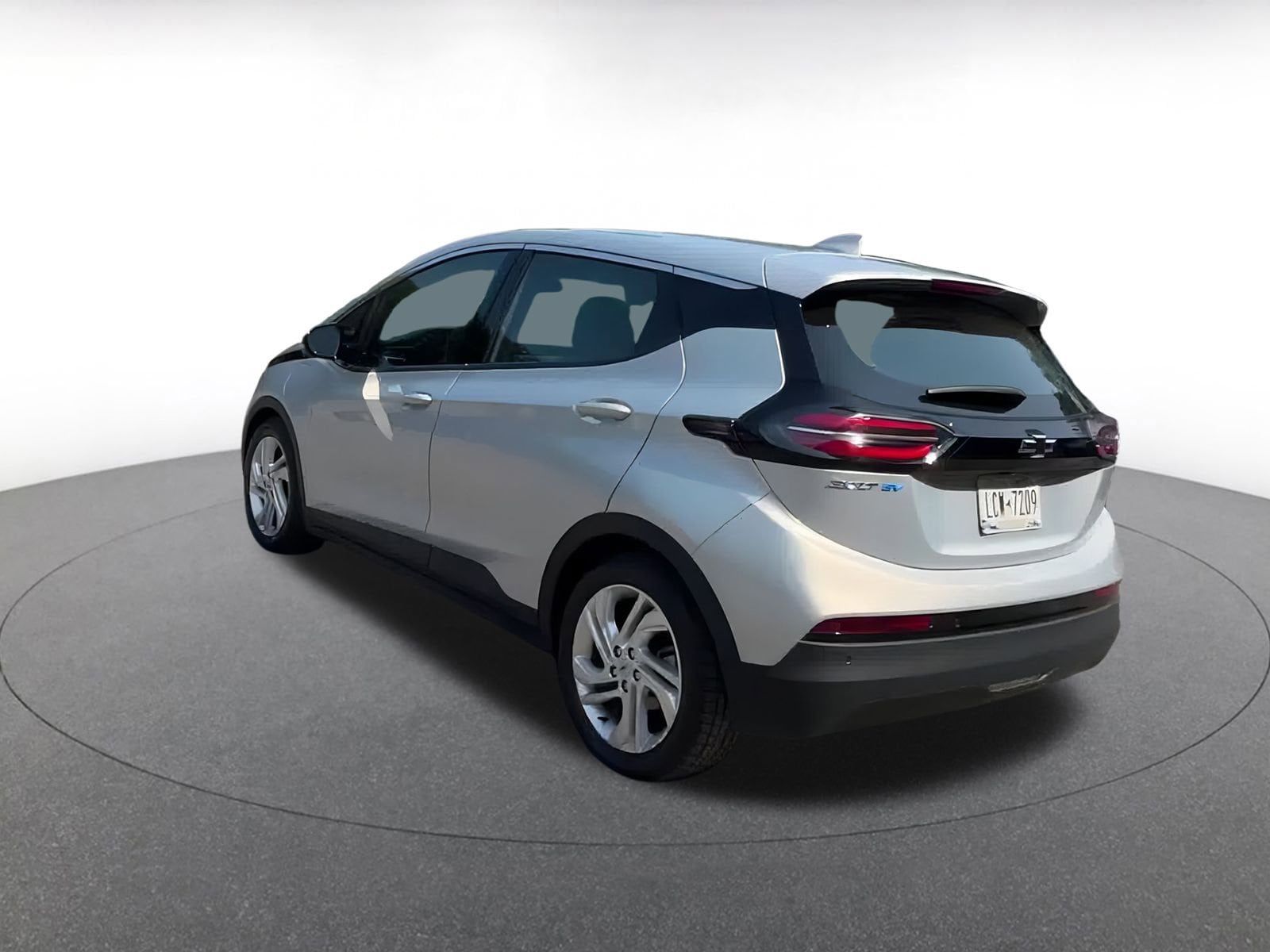 Thumbnail: 2023 Chevrolet Bolt EV - 11