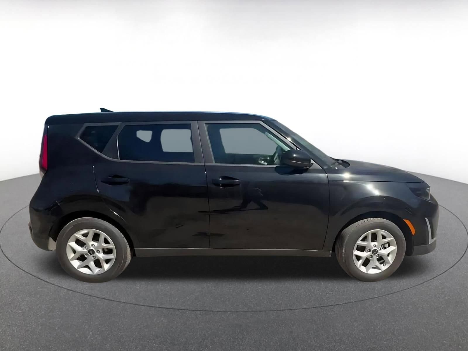 Thumbnail: 2025 Kia Soul - 16