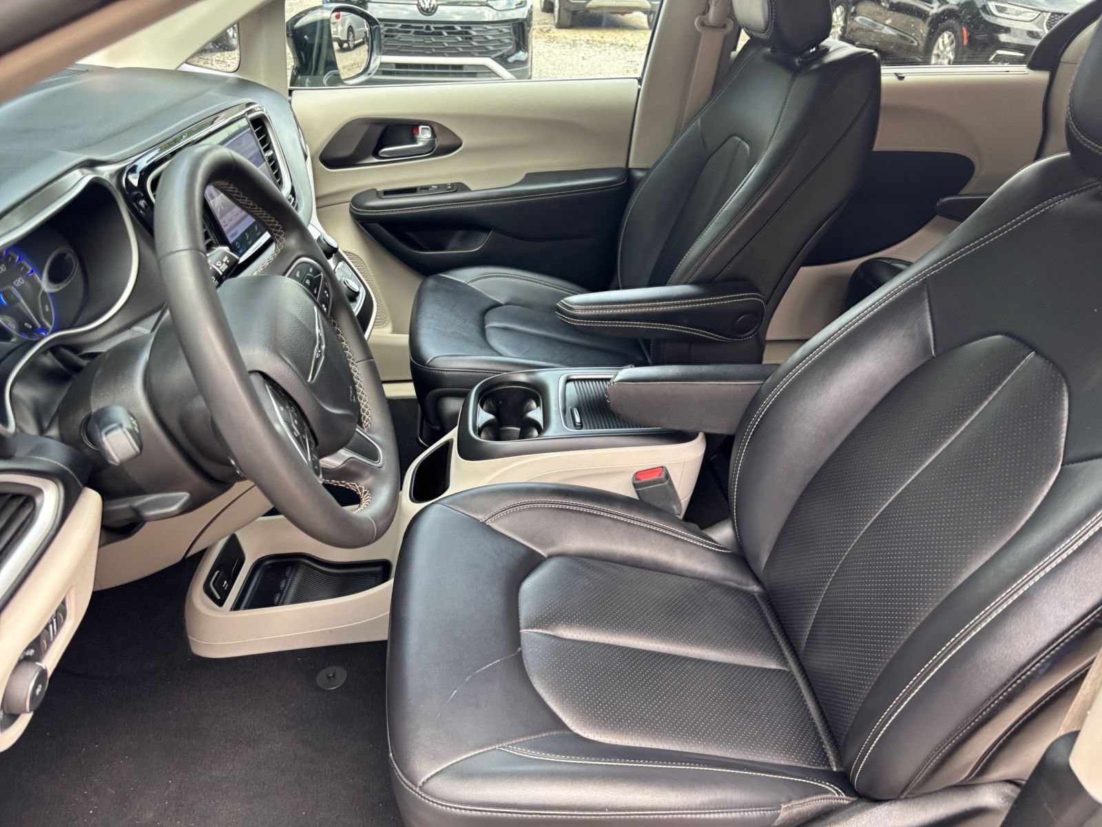 Thumbnail: 2024 Chrysler Pacifica - 28