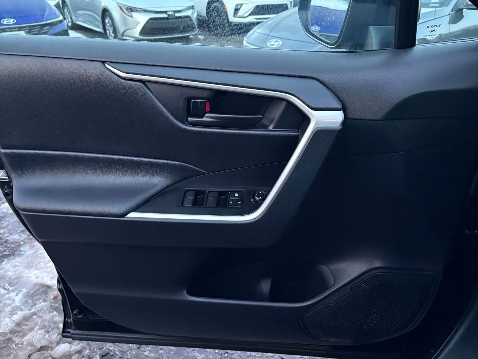 Thumbnail: 2025 Toyota RAV4 - 20