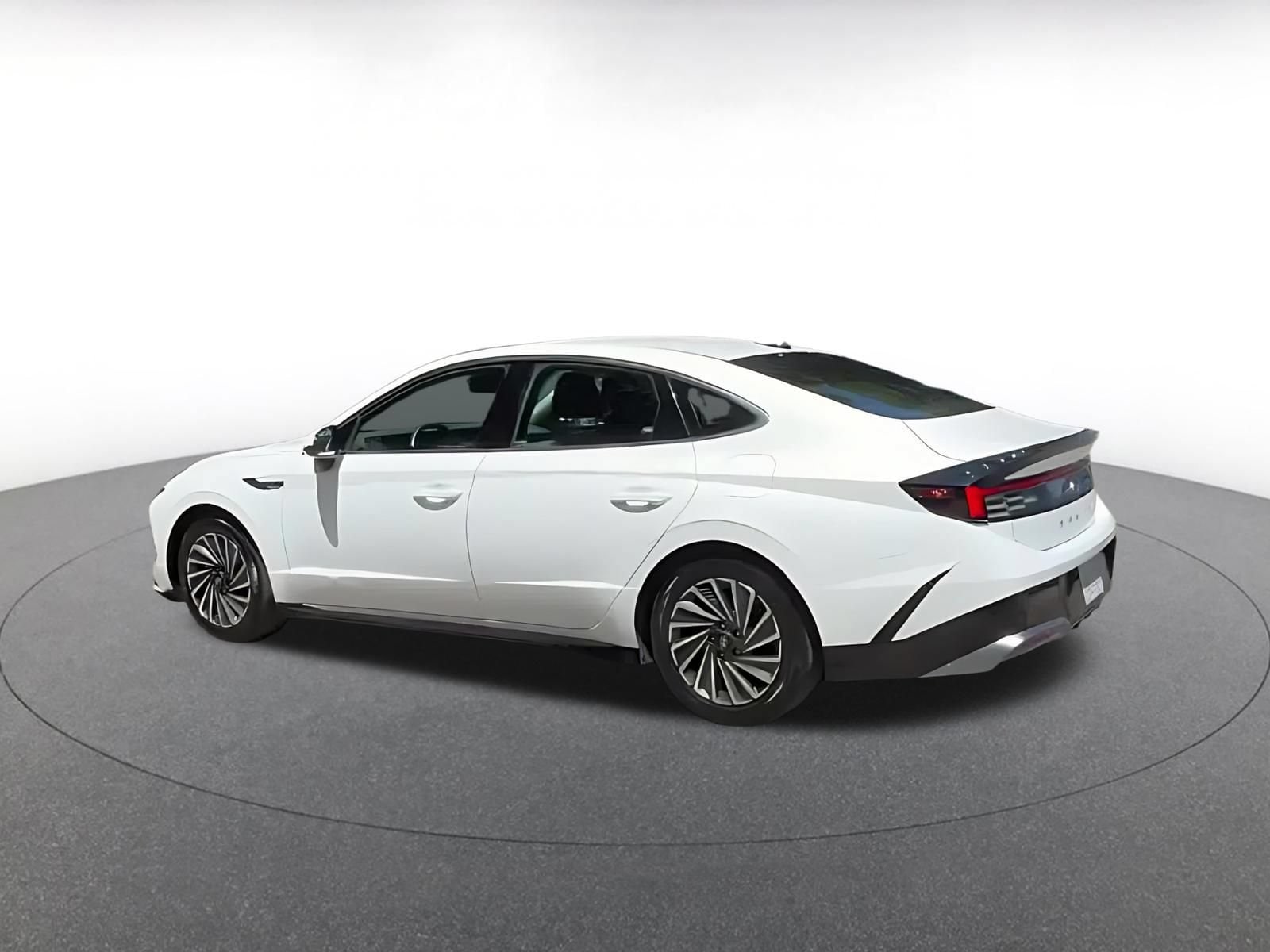 Thumbnail: 2025 Hyundai Sonata - 10