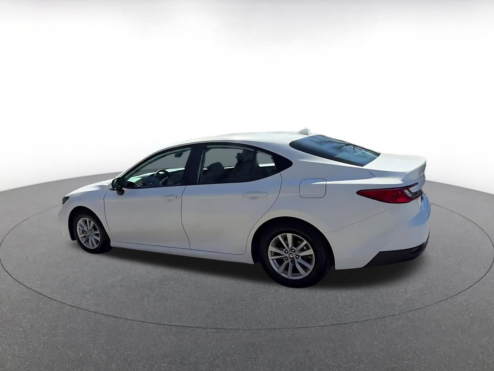 Thumbnail: 2025 Toyota Camry - 10