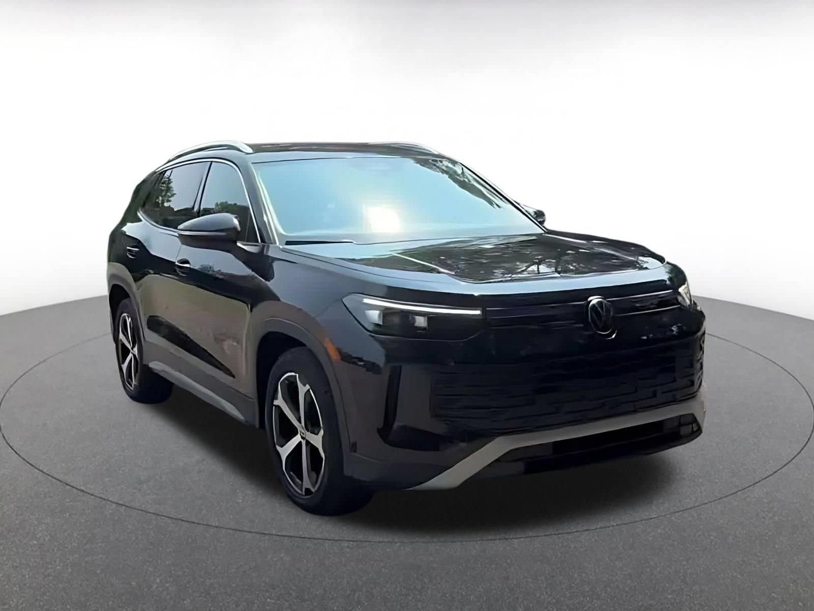 Thumbnail: 2026 Volkswagen Tiguan - 3