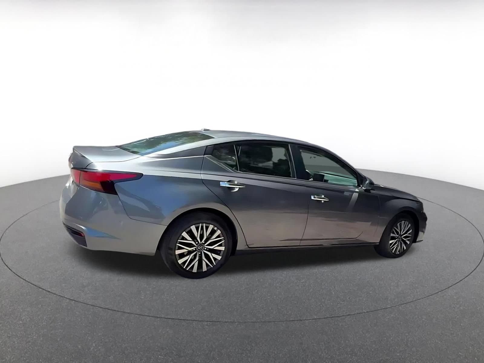 Thumbnail: 2025 Nissan Altima - 15