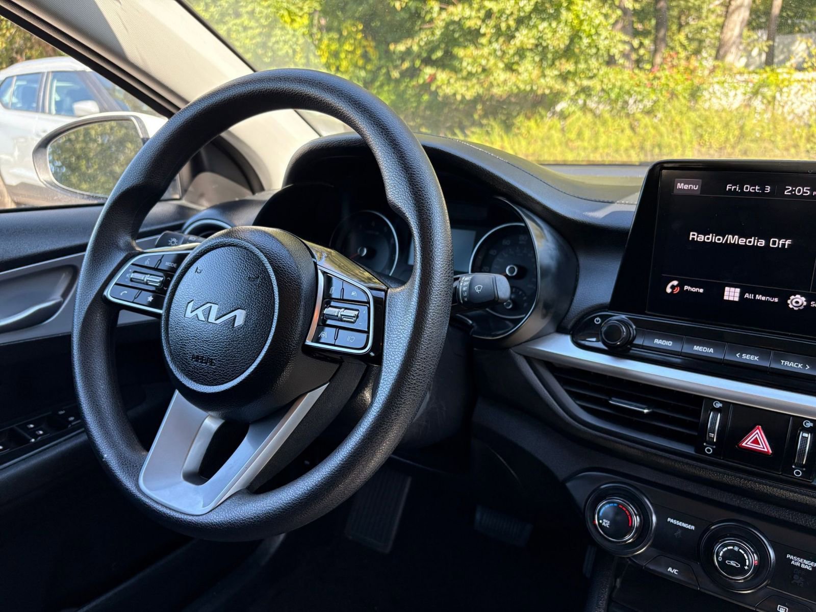 Thumbnail: 2024 Kia Forte - 32