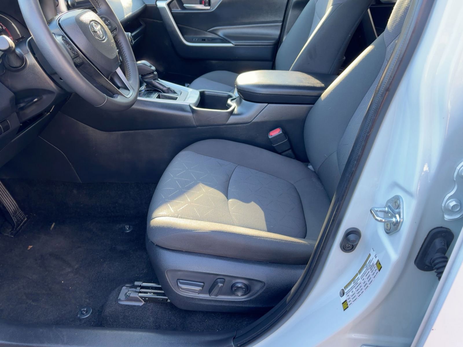 Thumbnail: 2025 Toyota RAV4 - 23