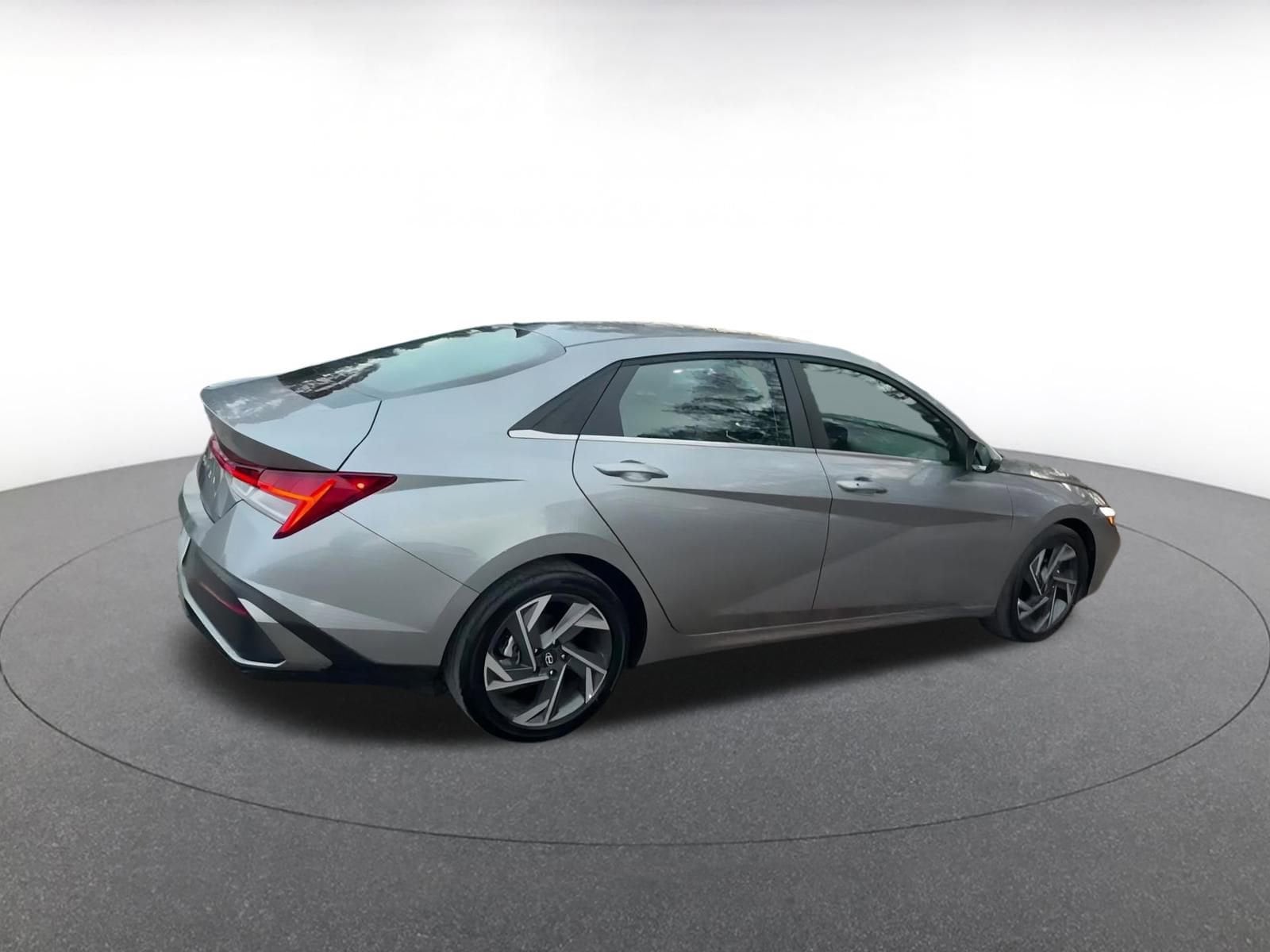 Thumbnail: 2025 Hyundai Elantra - 15