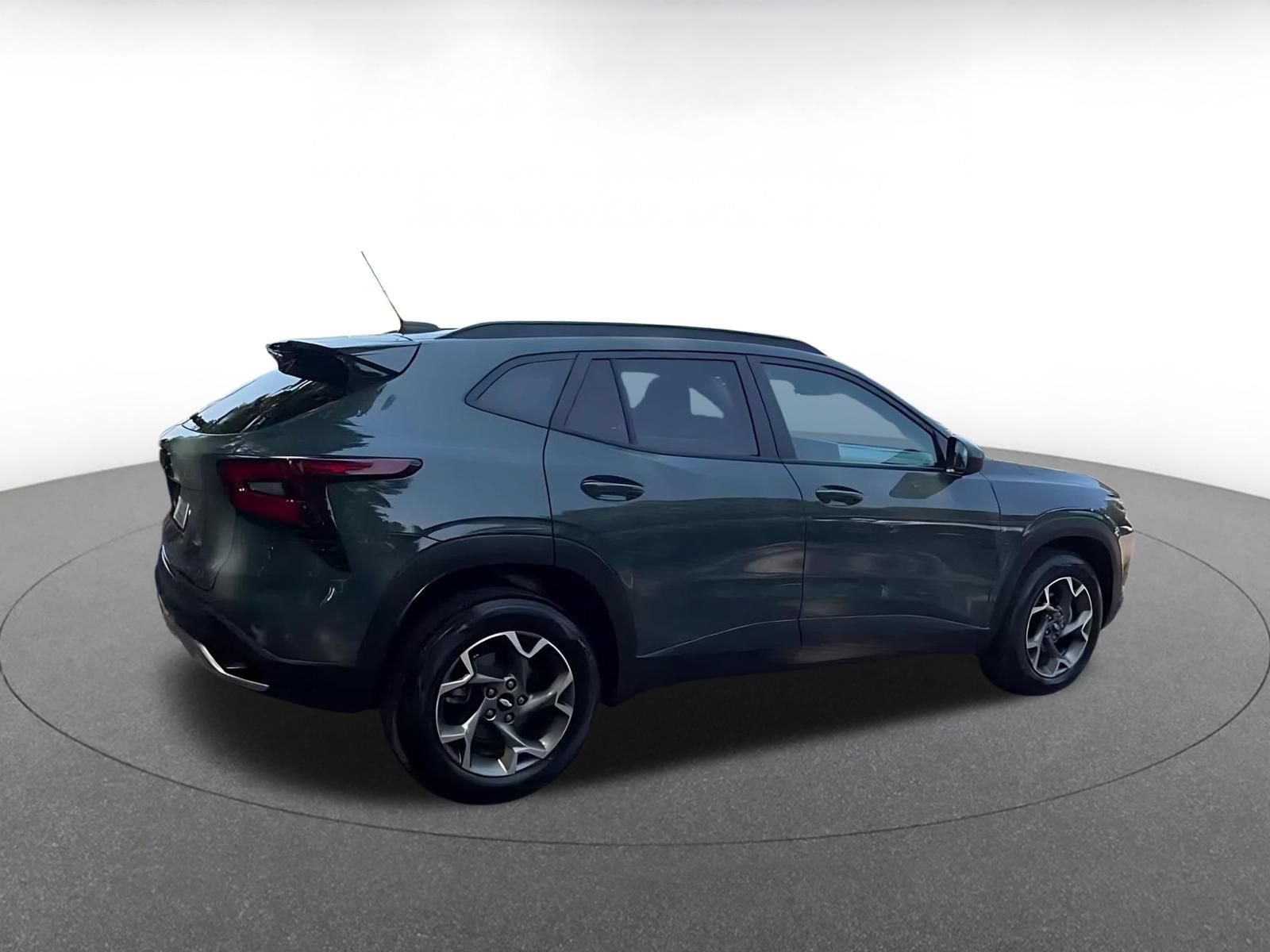 Thumbnail: 2025 Chevrolet Trax - 14