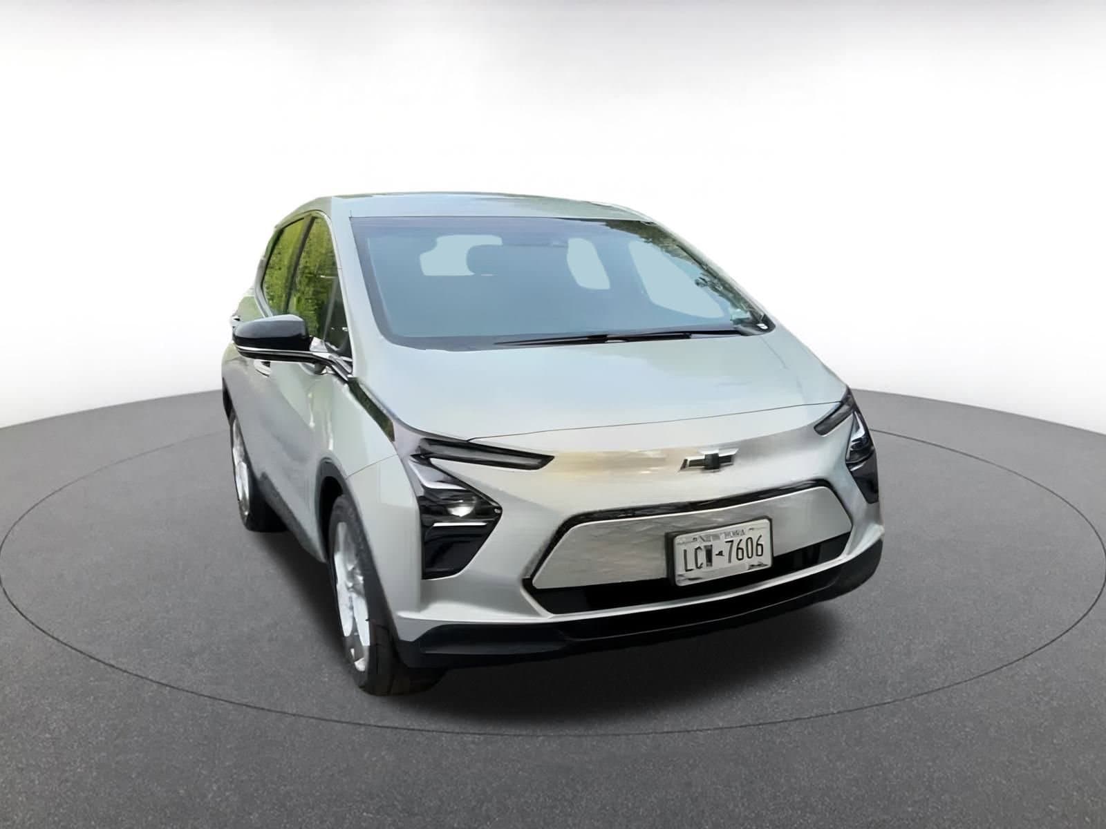 Thumbnail: 2023 Chevrolet Bolt EV - 3