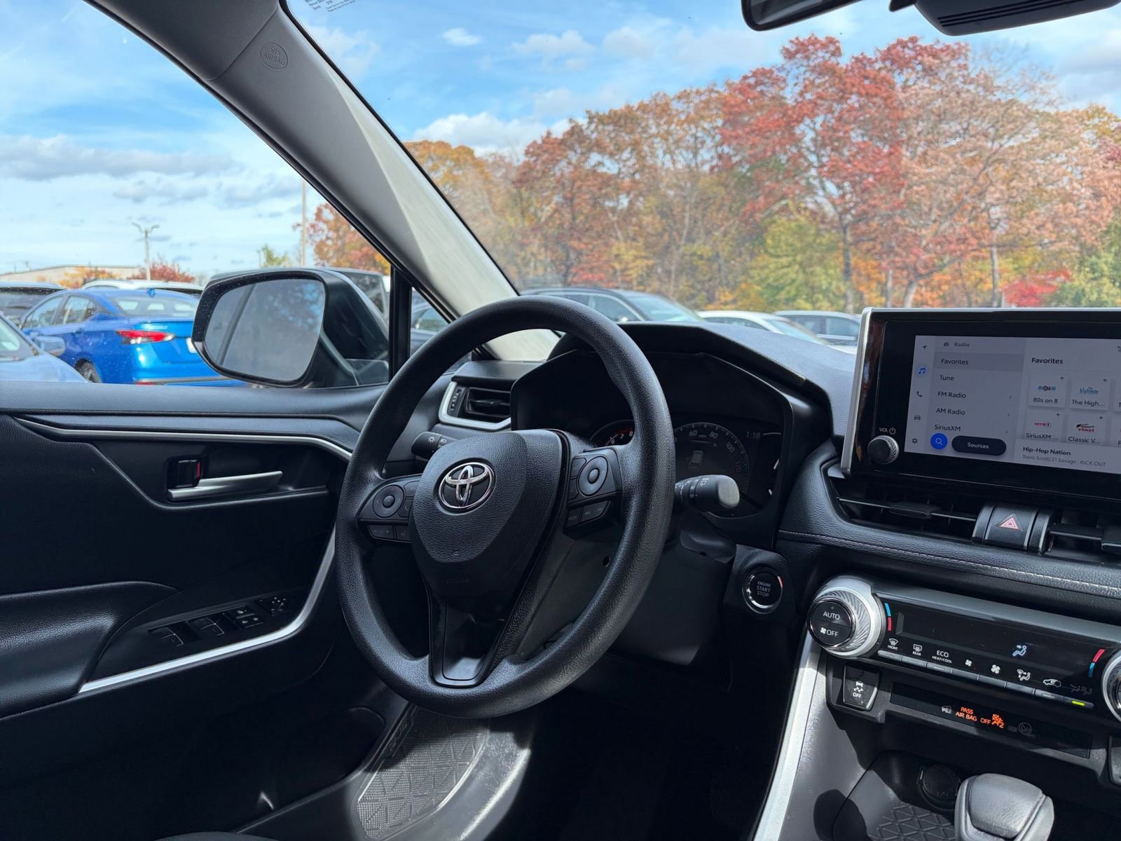 Thumbnail: 2025 Toyota RAV4 - 34