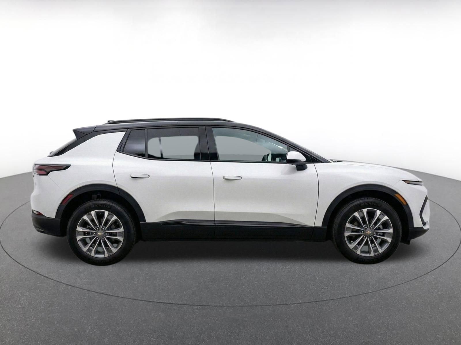 Thumbnail: 2025 Chevrolet Equinox - 8