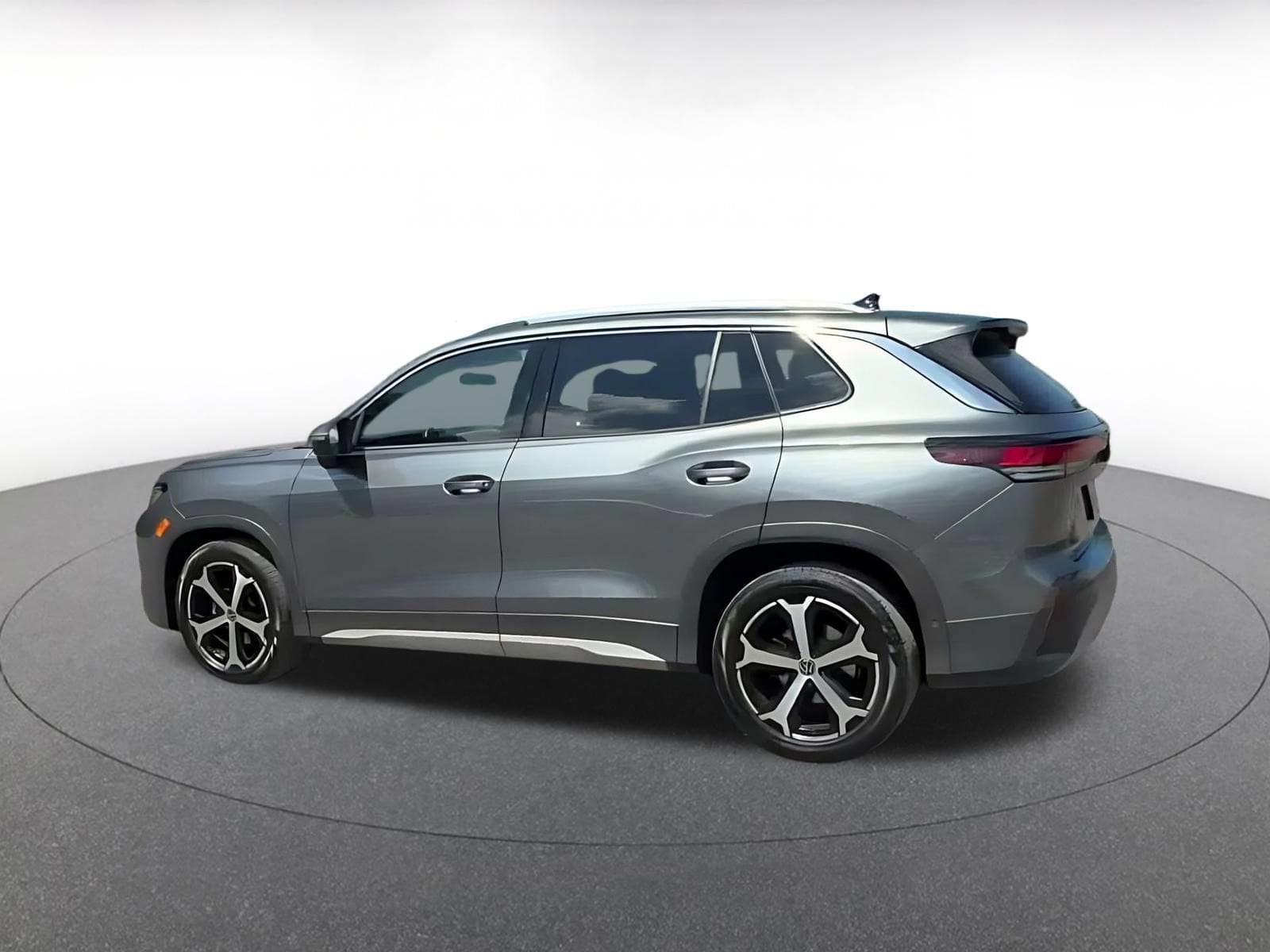 Thumbnail: 2026 Volkswagen Tiguan - 4