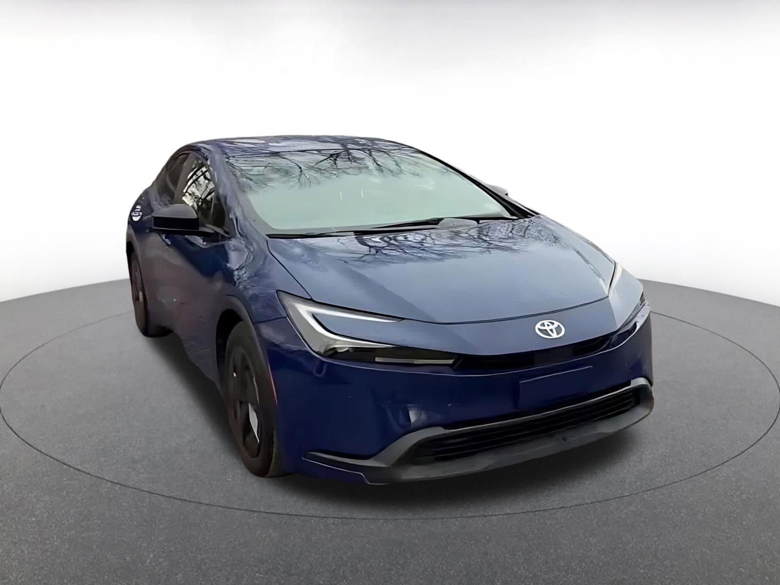 Thumbnail: 2025 Toyota Prius - 3