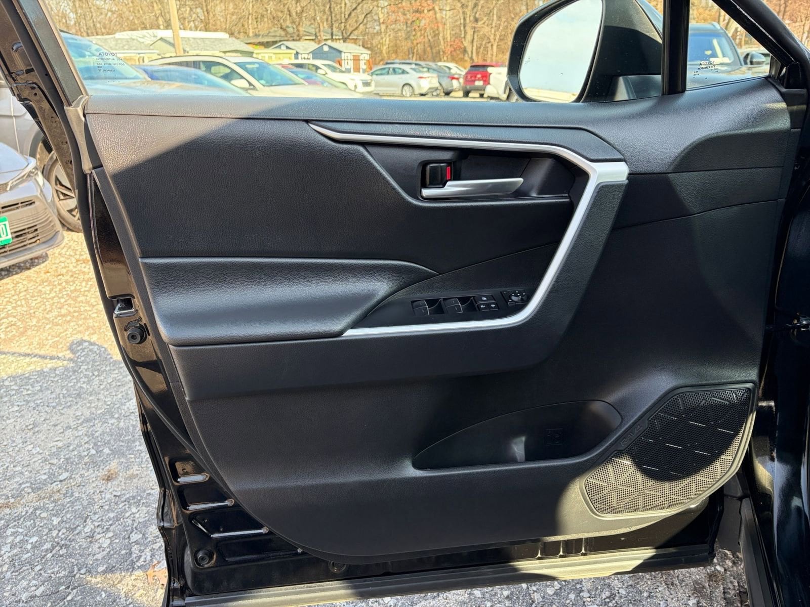 Thumbnail: 2025 Toyota RAV4 - 20