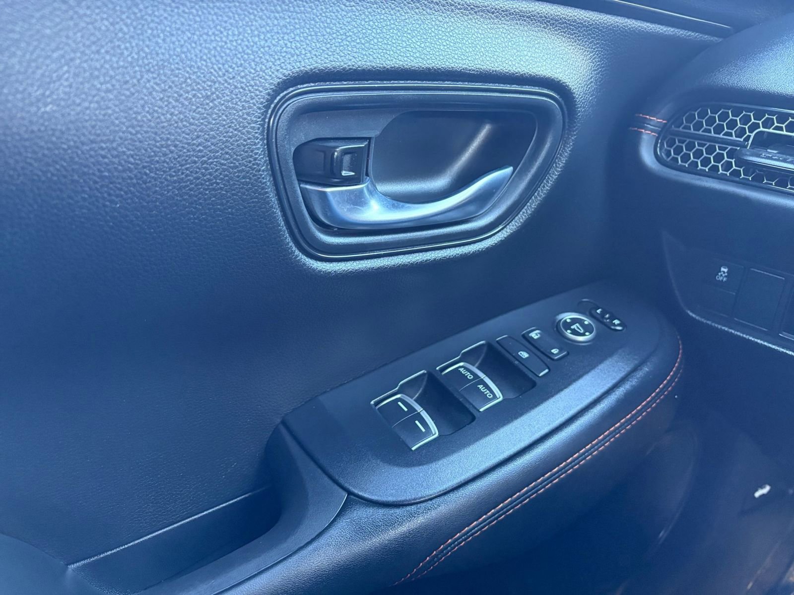 Thumbnail: 2025 Honda HR-V - 18