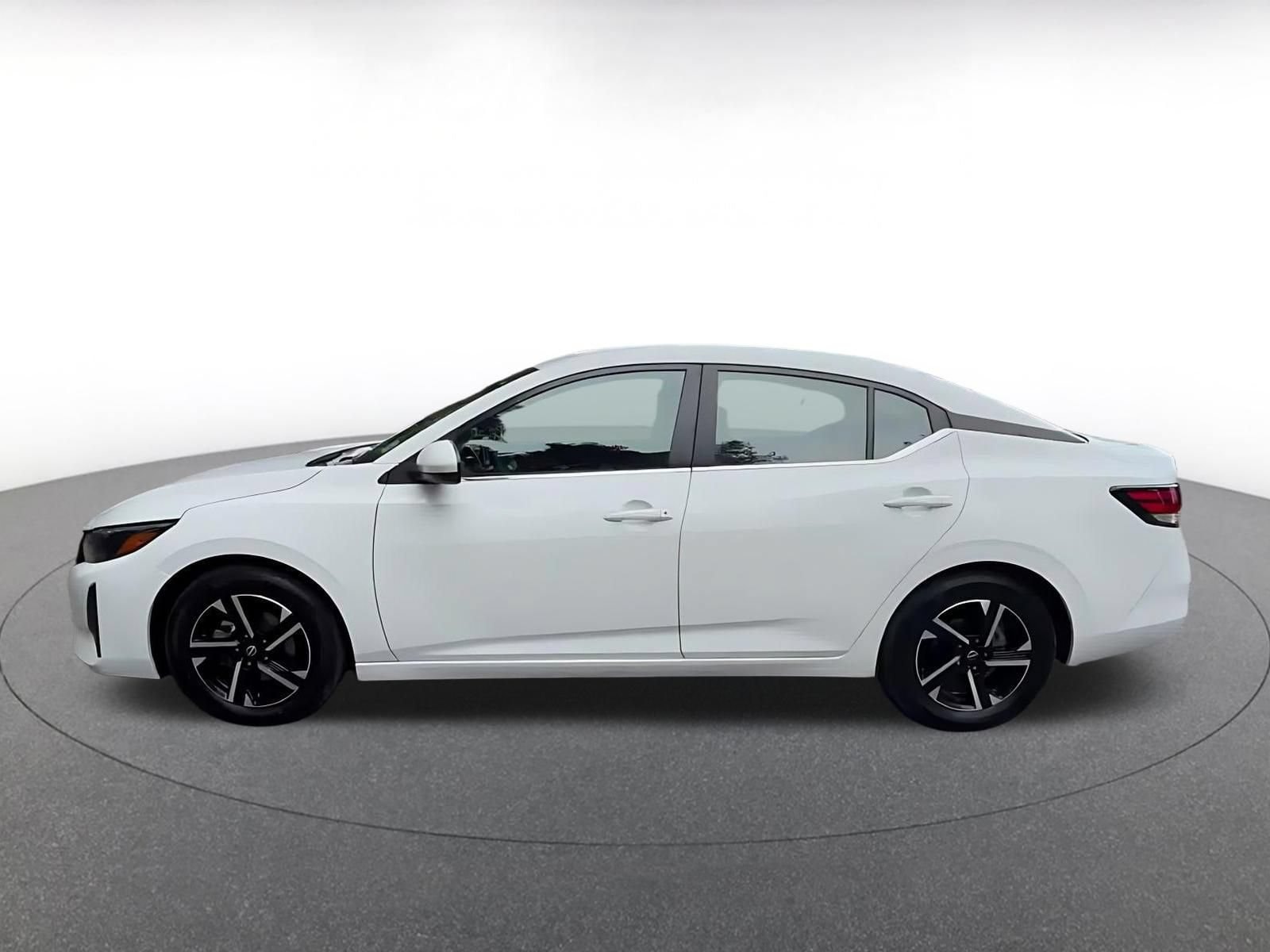 Thumbnail: 2025 Nissan Sentra - 9