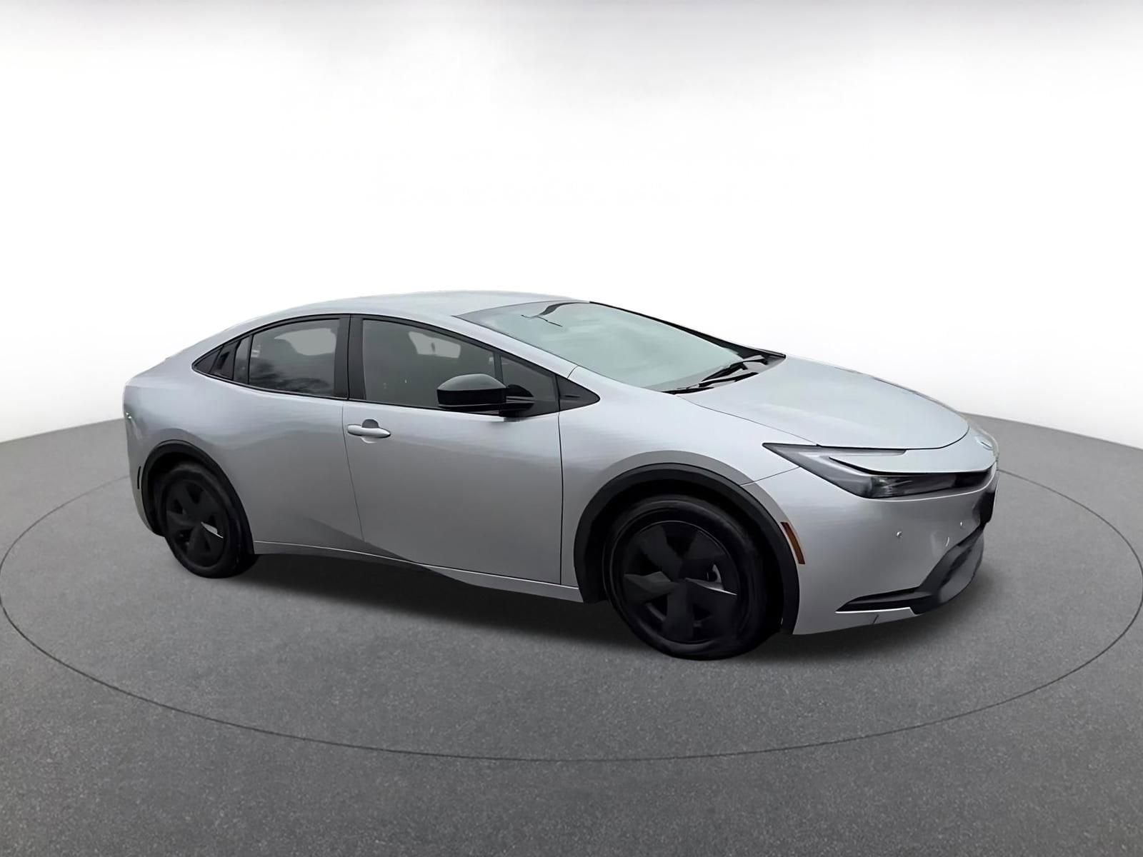 Thumbnail: 2025 Toyota Prius - 2