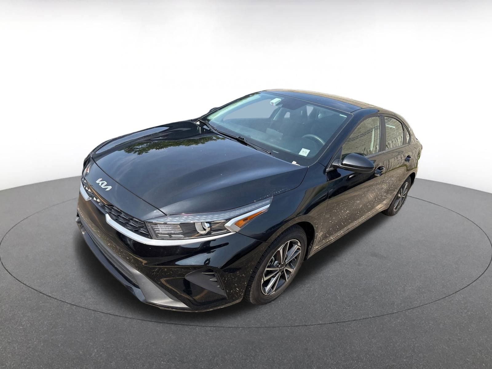 Thumbnail: 2023 Kia Forte - 3