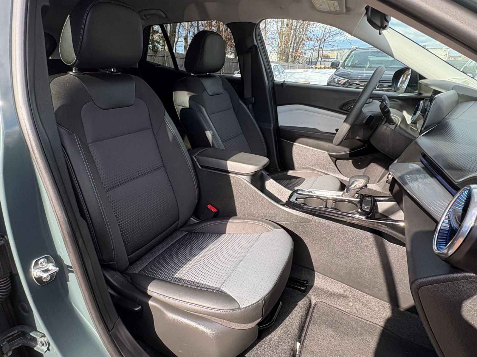 Thumbnail: 2025 Chevrolet Trax - 34