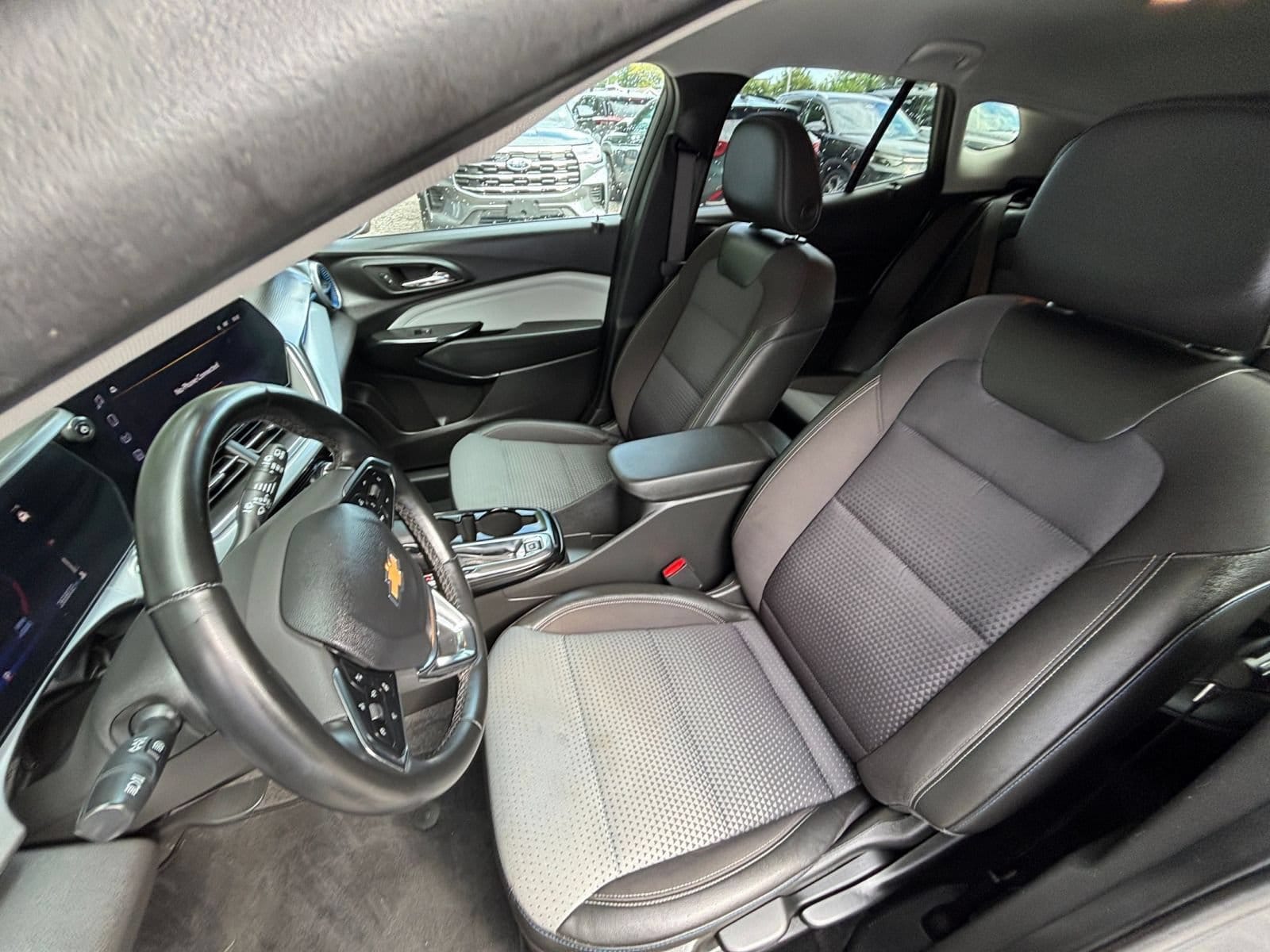 Thumbnail: 2025 Chevrolet Trax - 28