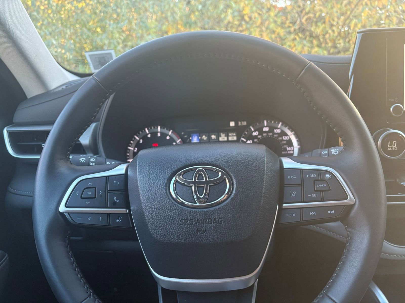 Thumbnail: 2025 Toyota Highlander - 23