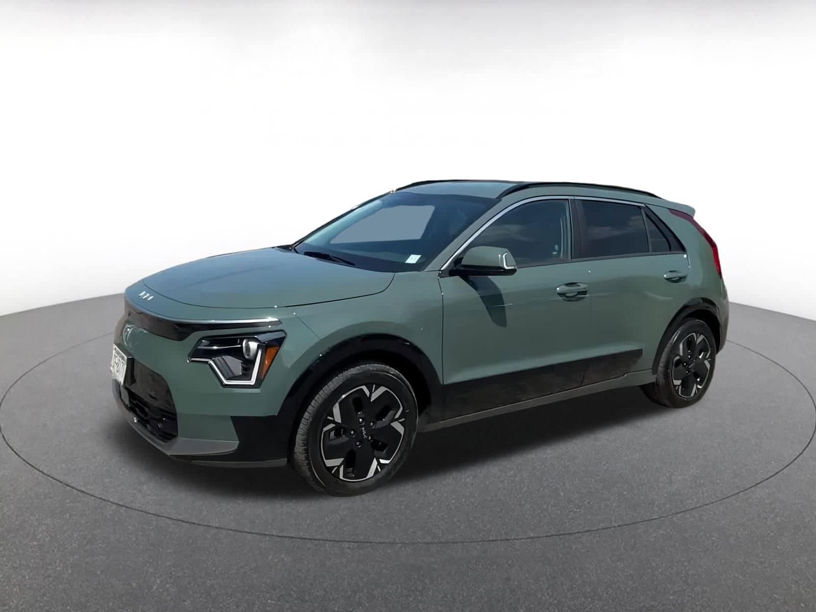 Thumbnail: 2023 Kia Niro - 7